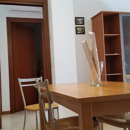 Bilocale Via Imola 4 Apartmán